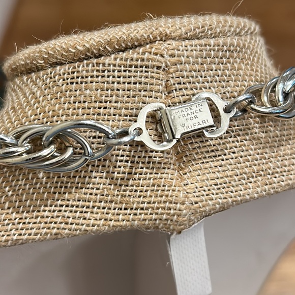 Vintage Trifari Set. Made in France. Necklace & Matching Bracelet - Picture 11 of 17